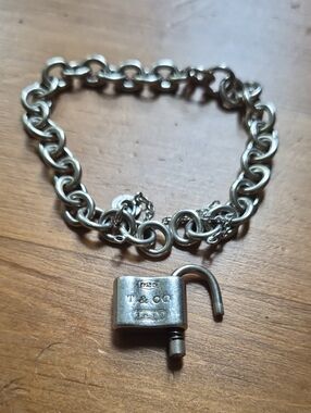 Tiffany & Co Sterling Silver Padlock Chain Bracelet - Silver